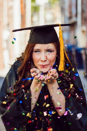 5 marketing careers that pay $100k from graduation